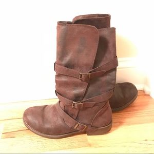 Crown Vintage 8.5 Brown Suede Boots